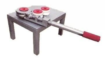 16 - 19 ve 25 mm bükme kapasiteli maçasız masalı manuel boru bükme makinası.