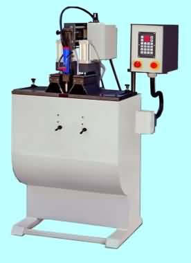 Metal ve ahşap sektörlerinde kullanılan şerit testerelerinin alın kaynak işlemini yapan makina.