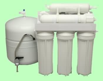 50 - 100 litre/gün kapasiteli masaüstü saf su üretim makinası.