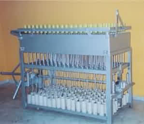 8 - 70 mm çap lı ve 30 - 300 mm uzunlukta mum yapan su soğutmalı mum üretim makinası.