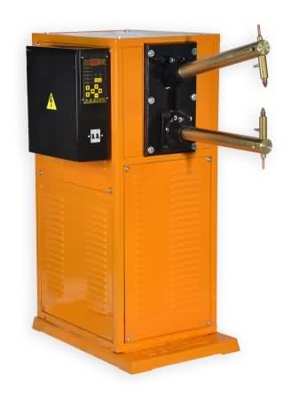 Punta kaynak makinası, pnömatik, 20 kVA ve 60 kVA kapasiteli ve su soğutmalı.