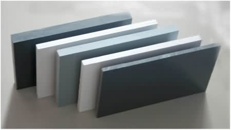 1.000 x 2.000 mm ölçüde 1 - 50 mm kanlıkta renkli PVC plakalar.
